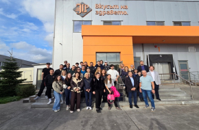 Студенти на БДУ посетиха „ДЖЕЙЕЛПИ“ ЕООД и се срещнаха със собственика Димитър Людиев