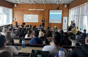 Ученици от бургаски училища участваха в семинар за трудовите правоотношения в БДУ